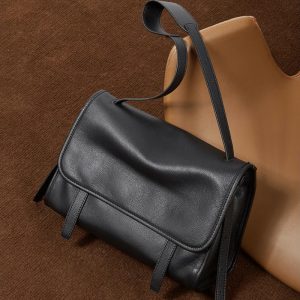 本革 メッセンジャーバッグ 革 製 ショルダー バッグ メンズ バッグ レディース カジュアル 通勤バッグ a4 レディース ビジネス バッグ a4 通学 旅行 おしゃれ シンプル