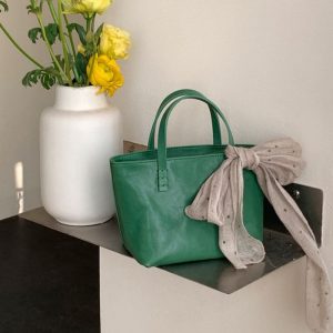 本革 ミニトートバッグ 2WAY ショルダーバッグ レディース 牛革 レディース レザーバッグ コンパクト 小さめ カバン 鞄 斜めがけ 軽量 レトロ シンプル ギフト 本革 ミニトートバッグ 2WAY ショルダーバッグ レディース 牛革 レディース レザーバッグ コンパクト 小さめ カバン 鞄 斜めがけ 軽量 レトロ シンプル ギフト