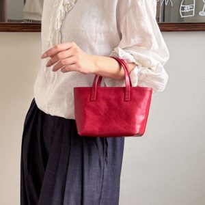 本革 ミニトートバッグ 2WAY ショルダーバッグ レディース 牛革 レディース レザーバッグ コンパクト 小さめ カバン 鞄 斜めがけ 軽量 レトロ シンプル ギフト 本革 ミニトートバッグ 2WAY ショルダーバッグ レディース 牛革 レディース レザーバッグ コンパクト 小さめ カバン 鞄 斜めがけ 軽量 レトロ シンプル ギフト