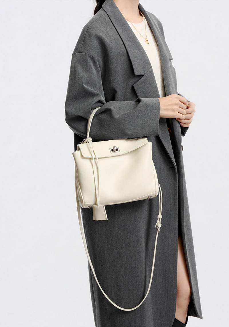 ショルダーバッグ レディース 本革 ハンドバッグ レザー 2way 本 革 ショルダー バッグ 斜めがけ バッグ おしゃれ フォーマル バッグ レディース 冠 婚 葬祭 バッグ オフィス カジュアル カバン