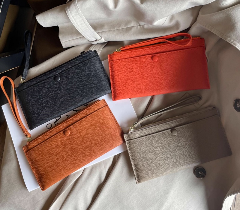 【2026年母の日】ずっと愛用したくなる。お母さんに贈りたい「上質な本革長財布」3選