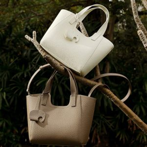 本 革 2way トート バッグ レディース バッグ ミニトート ショルダーバッグ 軽量 シュリンク レザー ハンドバッグ ショルダー バッグ 主婦 バッグ チャーム 付き 通勤 通学 お出かけ プレゼント