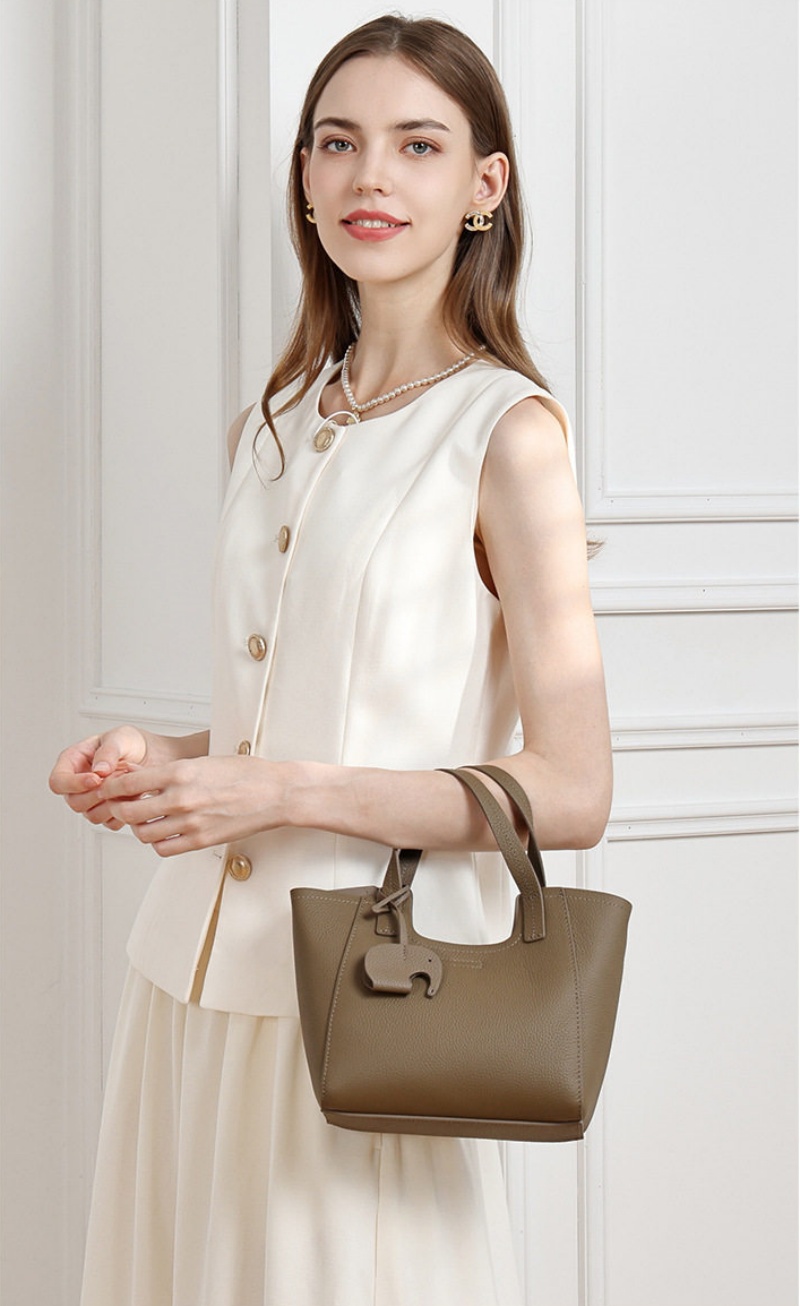 本 革 2way トート バッグ レディース バッグ ミニトート ショルダーバッグ 軽量 シュリンク レザー ハンドバッグ ショルダー バッグ 主婦 バッグ チャーム 付き 通勤 通学 お出かけ プレゼント