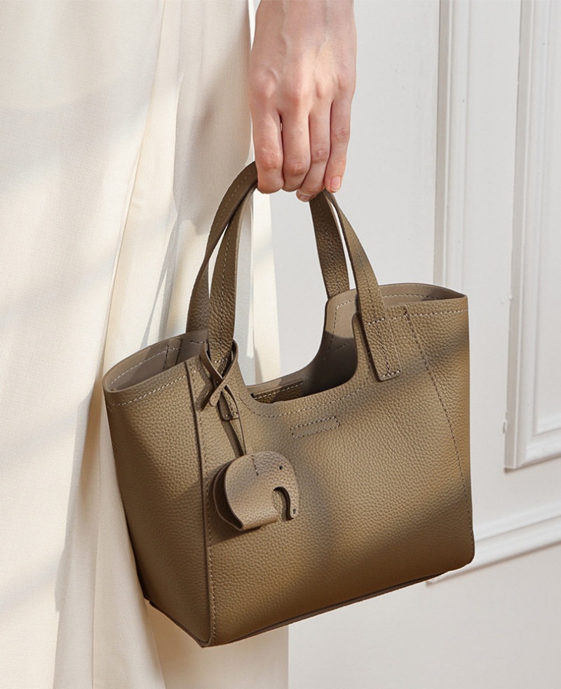 本 革 2way トート バッグ レディース バッグ ミニトート ショルダーバッグ 軽量 シュリンク レザー ハンドバッグ ショルダー バッグ 主婦 バッグ チャーム 付き 通勤 通学 お出かけ プレゼント