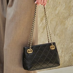 ラムスキン ショルダーバッグ キルティング バッグ 本 革  羊 革 バッグ チェーン ショルダー バッグ 結婚 式 チェーン バッグ キルティング バッグ ホワイト 大人 カジュアル バッグ 披露宴 お呼ばれ バッグ - 画像 (6)