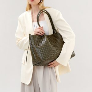 本 革 編み込み バッグ 編み込み トート バッグ 通勤 レディース トート バッグ ポーチ 付き トート バッグ 通勤 バッグ 大 容量 レディース 40 代 女性 に 人気 の バッグ 本 革 編み込み バッグ 編み込み トート バッグ 通勤 レディース トート バッグ ポーチ 付き トート バッグ 通勤 バッグ 大 容量 レディース 40 代 女性 に 人気 の バッグ - 画像 (4)
