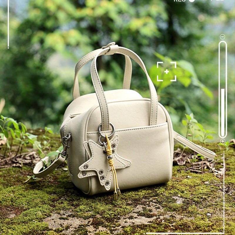 本 革 ミニ ボストン バッグ 本 牛革 ミニ ショルダー バッグ かわいい ミニ ショルダー バッグ レザー バッグ 2way ハンド ミニ バッグ 小さめ ミニバッグ マチ広め チャーム 付 ミニ ショルダー バッグ 20 代 女性 に 人気 の バッグ 鞄 レディース 人気 20 代 後半