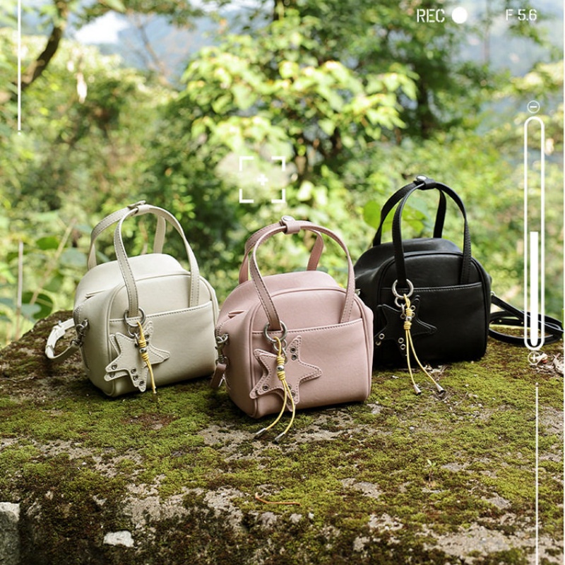 本 革 ミニ ボストン バッグ 本 牛革 ミニ ショルダー バッグ かわいい ミニ ショルダー バッグ レザー バッグ 2way ハンド ミニ バッグ 小さめ ミニバッグ マチ広め チャーム 付 ミニ ショルダー バッグ 20 代 女性 に 人気 の バッグ 鞄 レディース 人気 20 代 後半