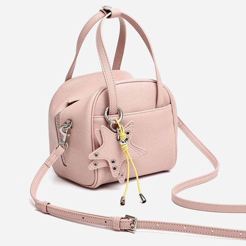 本 革 ミニ ボストン バッグ 本 牛革 ミニ ショルダー バッグ かわいい ミニ ショルダー バッグ レザー バッグ 2way ハンド ミニ バッグ 小さめ ミニバッグ マチ広め チャーム 付 ミニ ショルダー バッグ 20 代 女性 に 人気 の バッグ 鞄 レディース 人気 20 代 後半